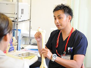 宗教法人在日本南プレスビテリアンミッション 淀川キリスト教病院  関節外科クリニック/人工関節センター 鈴鹿 智章 先生