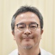 成人脊柱変形でも手術が必要になるとは限らず、保存療法で症状が改善され、日常生活を快適に送れるようになることもあります。また、手術は身体に負担の少ない術式が広く普及し、医療機器の進歩で安全に行えるようになっていますので、いくつになっても痛みをあきらめる必要はありません。
